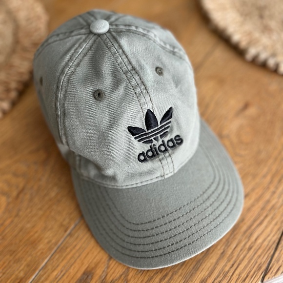 ADIDAS originals relaxed strap-back hat - Picture 1 of 4